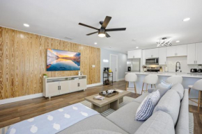 The Shark Tank Cocoa Beach - Coastal Modern, Downtown, 5-Min Walk to Beach, Shops & Bars